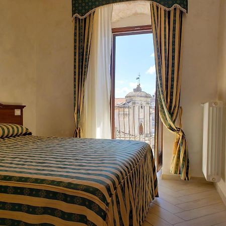 Camere in centro storico - Arco Monte SantʼAngelo Esterno foto