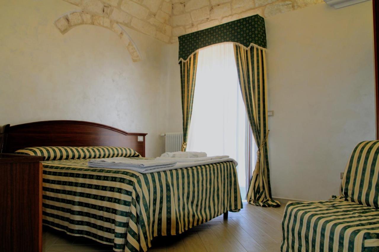 Camere in centro storico - Arco Monte SantʼAngelo Esterno foto