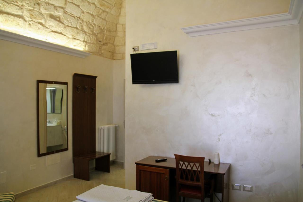 Camere in centro storico - Arco Monte SantʼAngelo Esterno foto