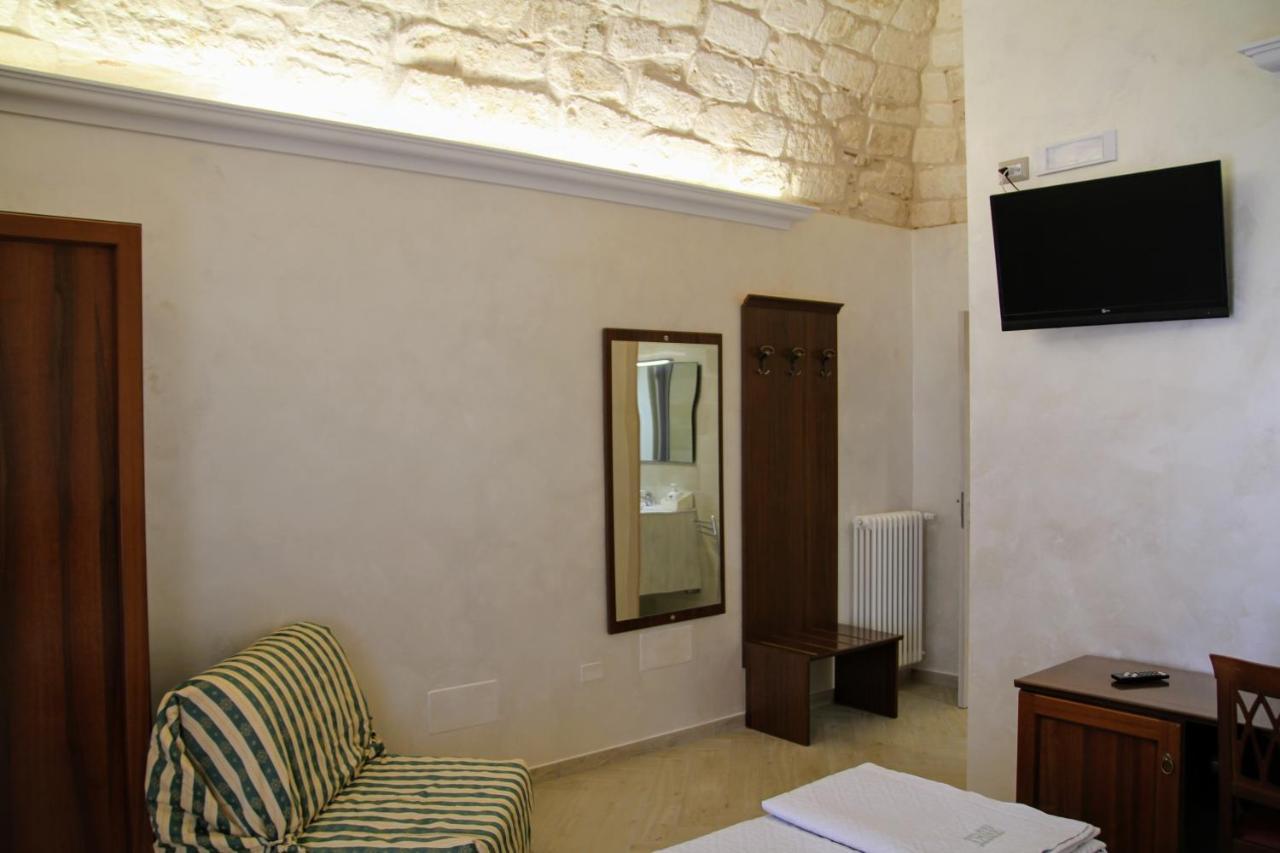 Camere in centro storico - Arco Monte SantʼAngelo Esterno foto