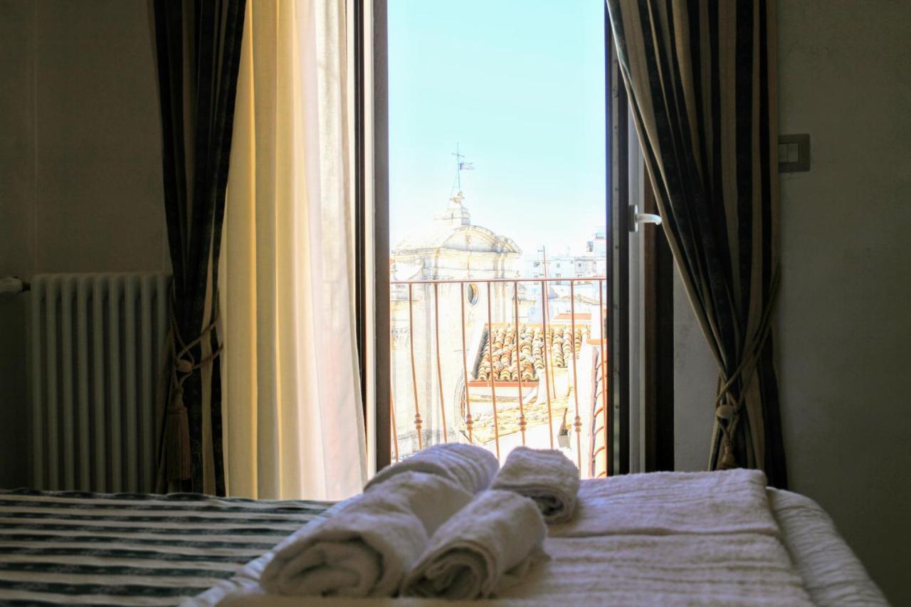 Camere in centro storico - Arco Monte SantʼAngelo Esterno foto