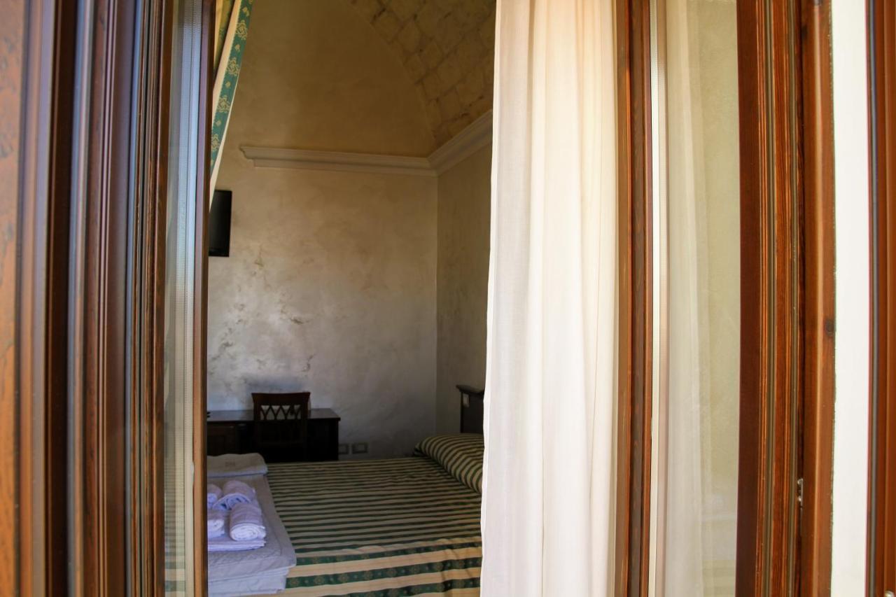 Camere in centro storico - Arco Monte SantʼAngelo Esterno foto