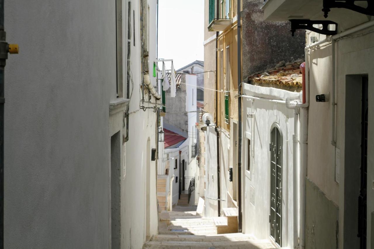 Camere in centro storico - Arco Monte SantʼAngelo Esterno foto