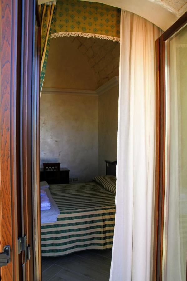 Camere in centro storico - Arco Monte SantʼAngelo Esterno foto